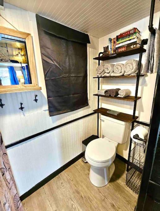Tiny Near Grand Canyon Sleeps 5, Epic Views! *